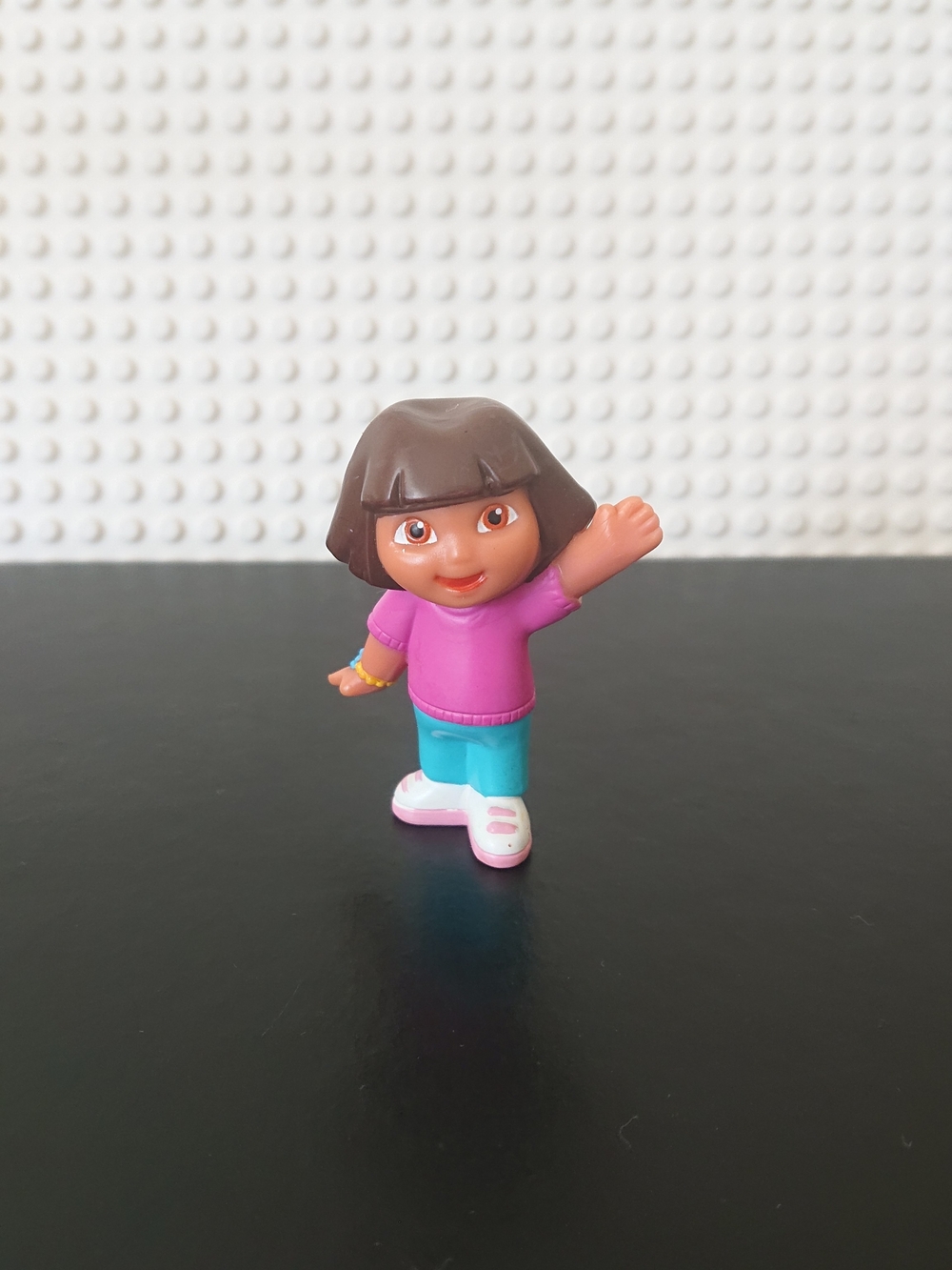Viacom - Dora The Explorer 2" Mini PVC Figure - Waving